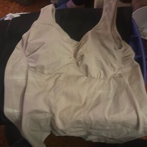 Seamlessss Essentials body wear.